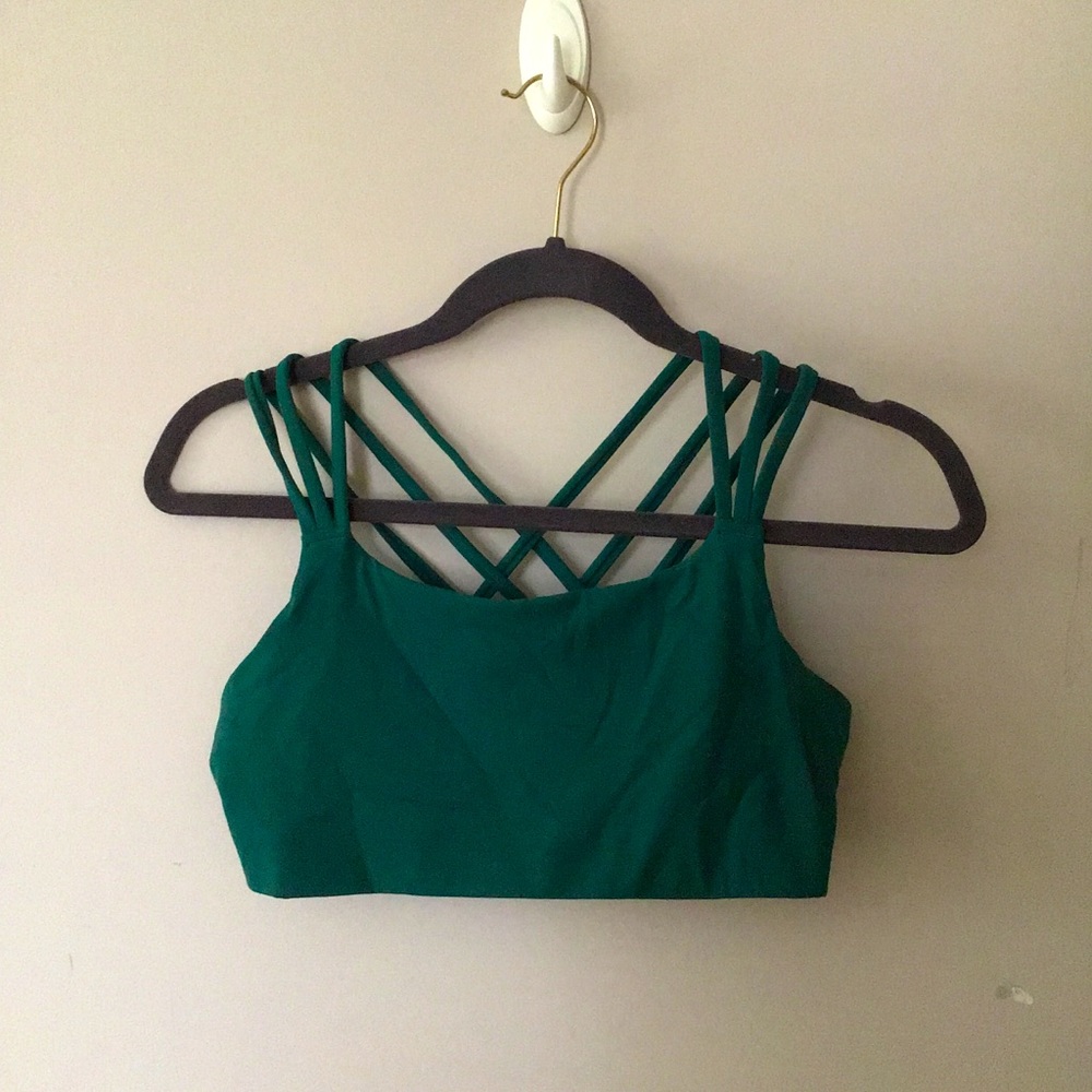 Hyper focused Athleta sports bra
